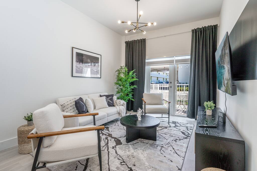 Classy 2BR/2BA Oasis • Beach • Pool • Parking • EV