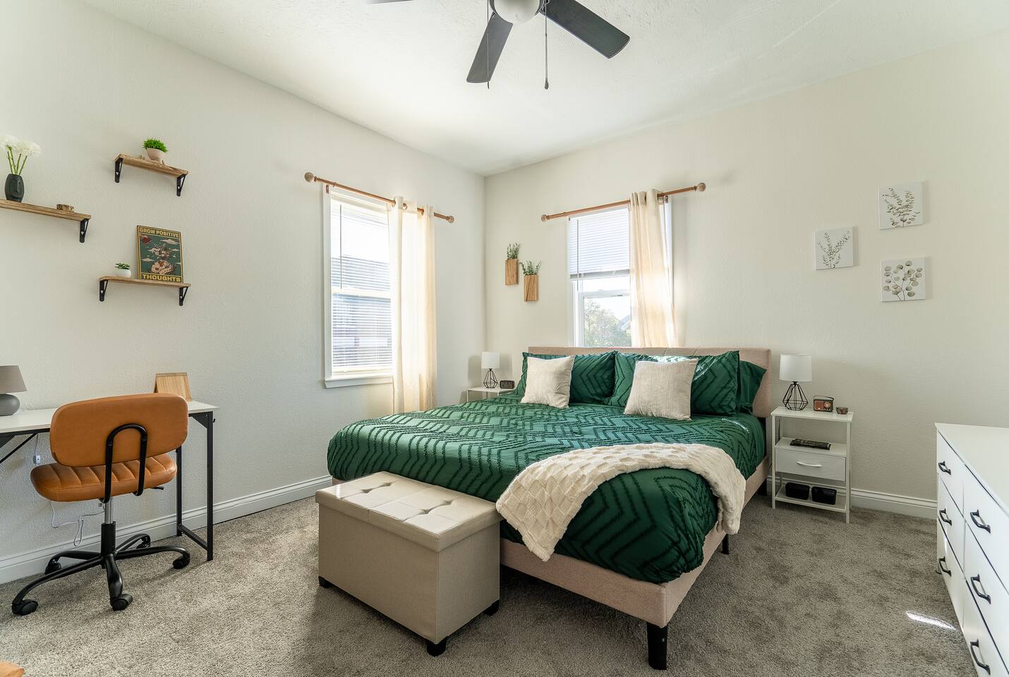 Private Room w/ King Bed Downtown, Monthly Stays