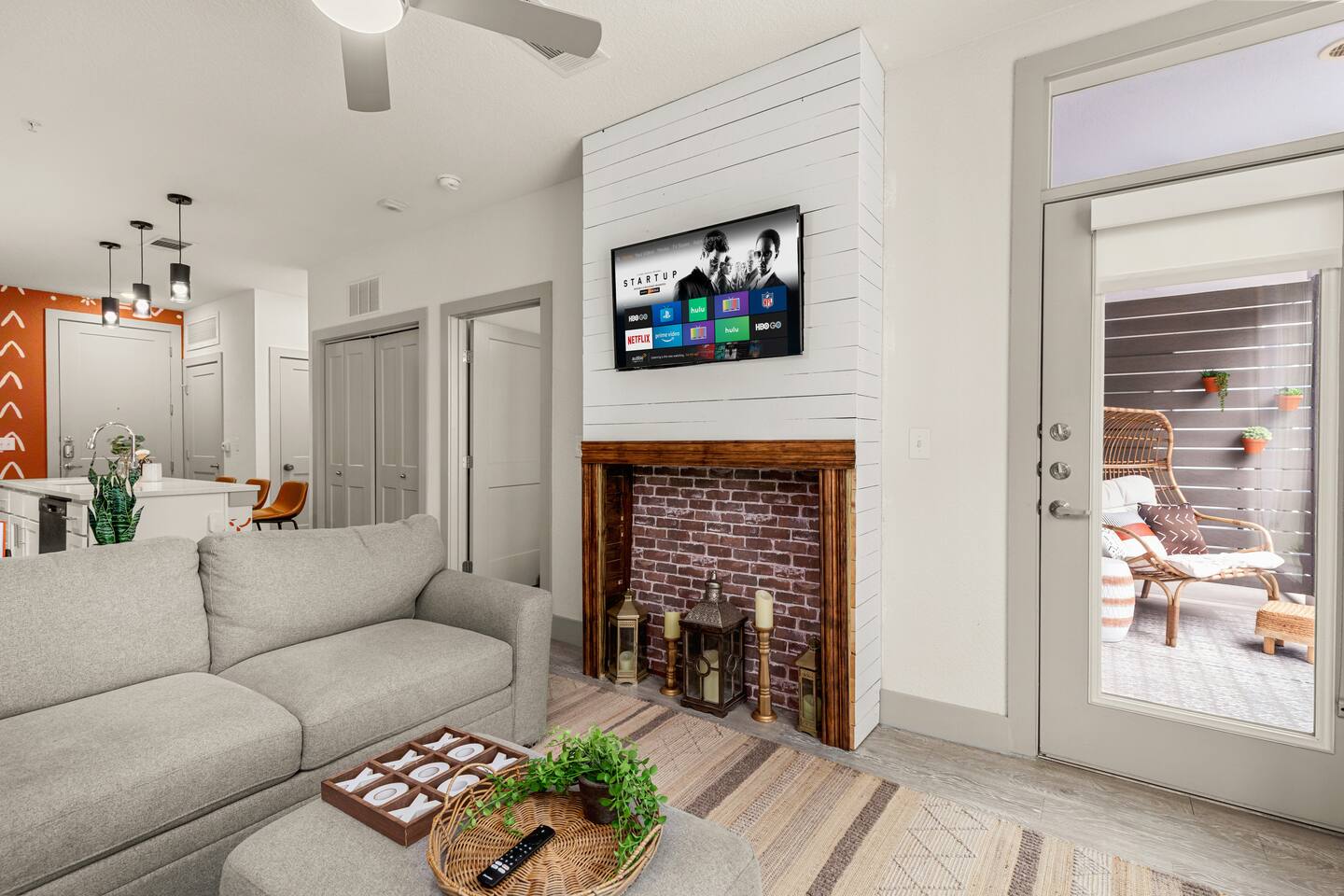 Walkable | Downtown | On Riverwalk | Pool | Gym