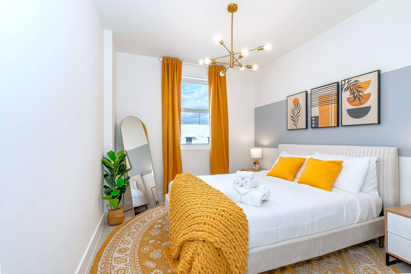 Coastal 2BR-2BA Oasis Beach Free Parking EVCharger