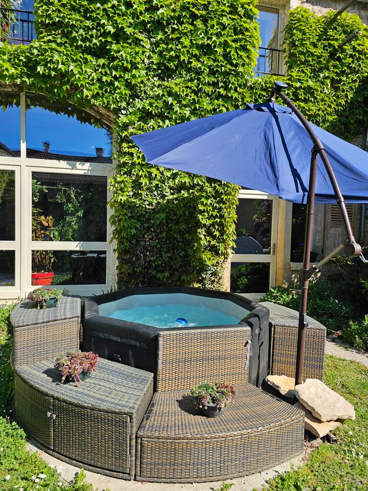 Charming 1 BDR Apt w/ Garden in Quiet Village