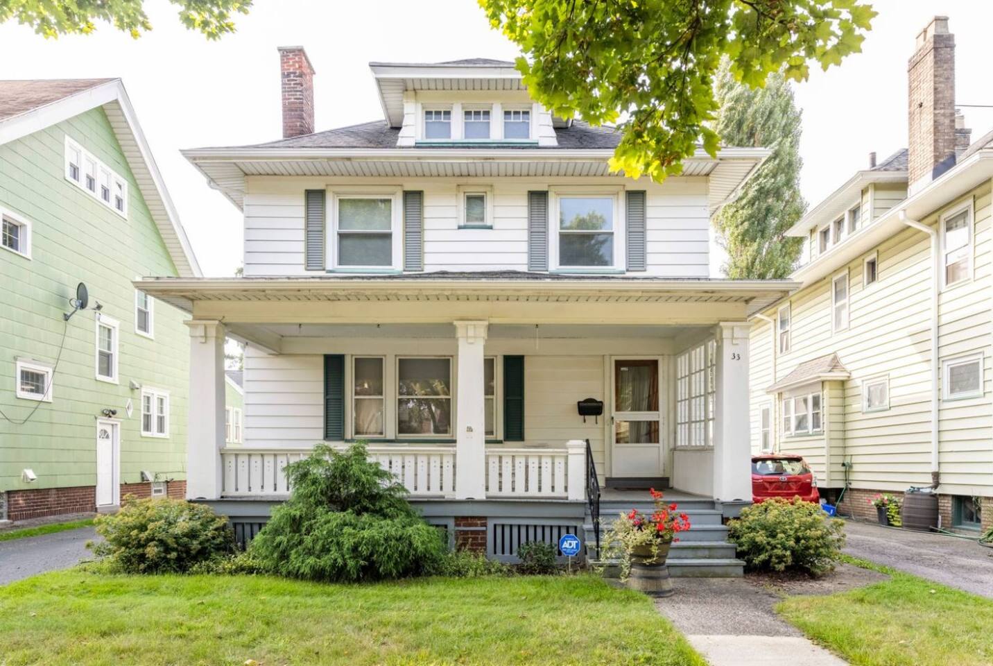 Spacious 5BR Home • Sleeps 10–15 • Fast Wi-Fi