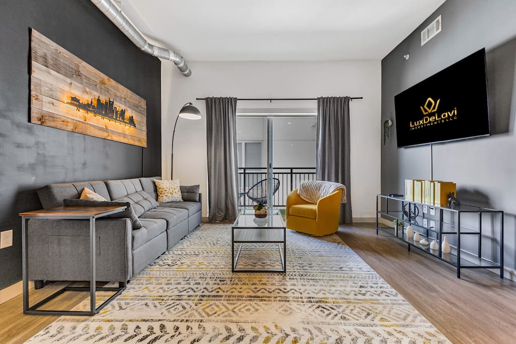 Luxe Condo DT Nashville Sleeps 8