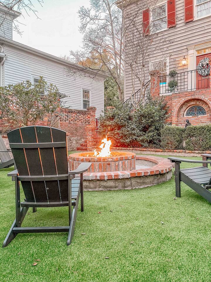 2 Blocks River Front | WFH | 48" Firepit | Parking