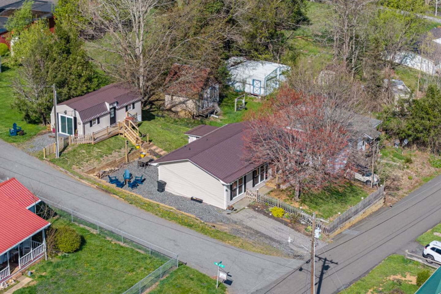 2 Homes - 4 Beds/2 BAs - Easy Walk to Downtown WJ!