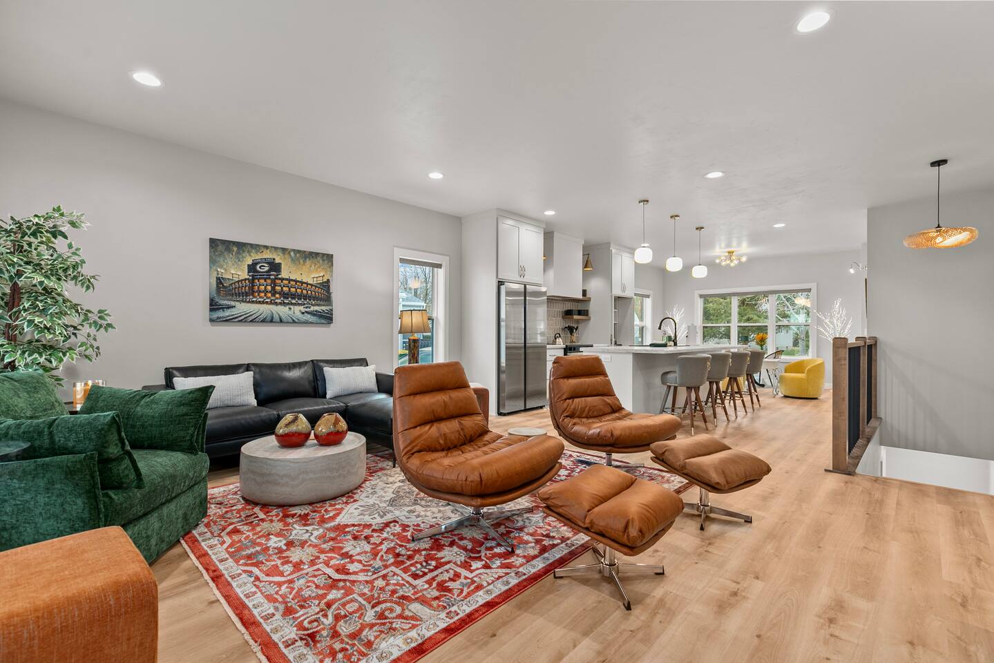 Lambeau Bungalow! Roof Top View Steps to Lambeau