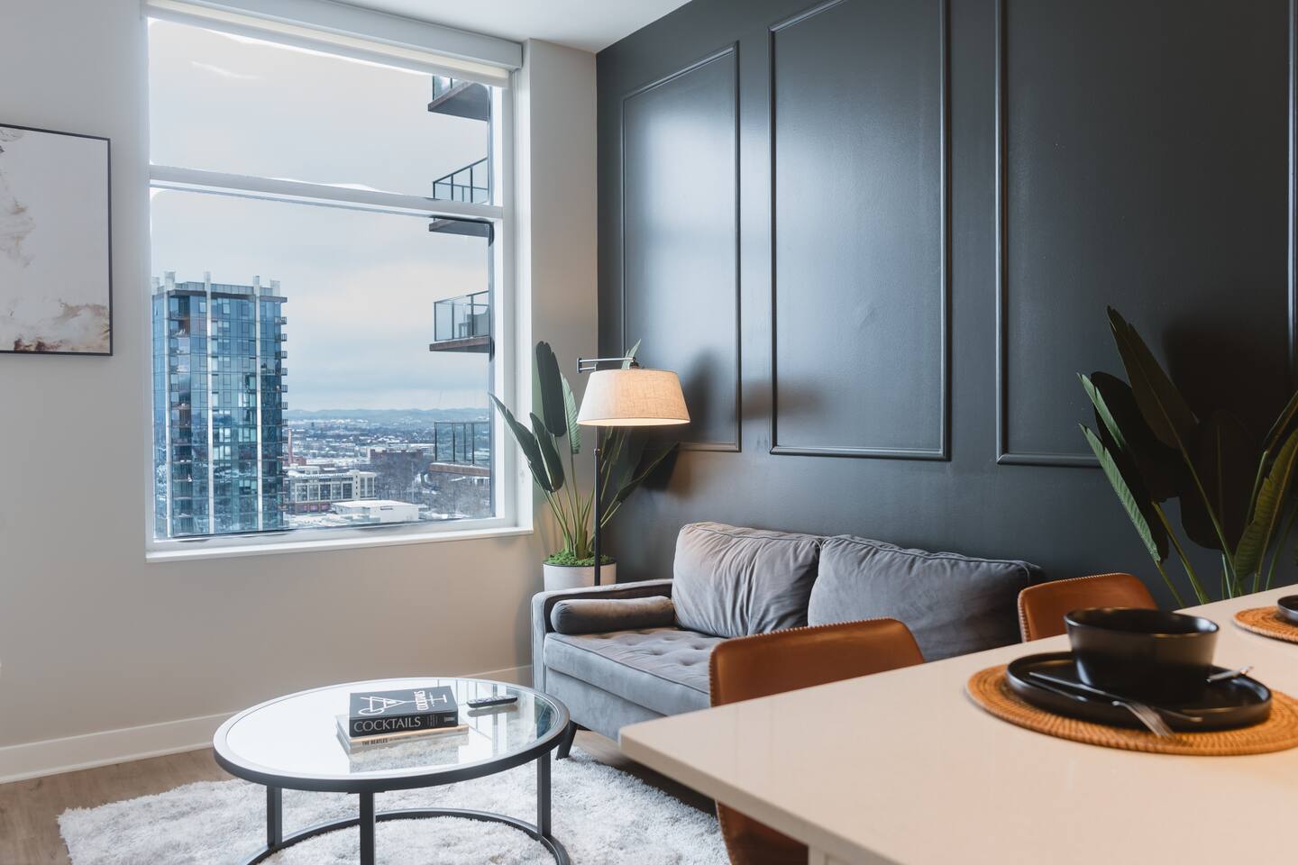 Gulch Apartment On Broadway