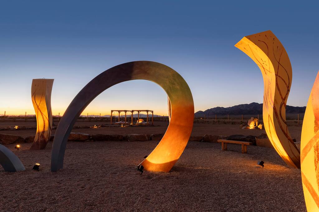 Lux Oasis with Pool, Hot Tub, Sculptures, Views