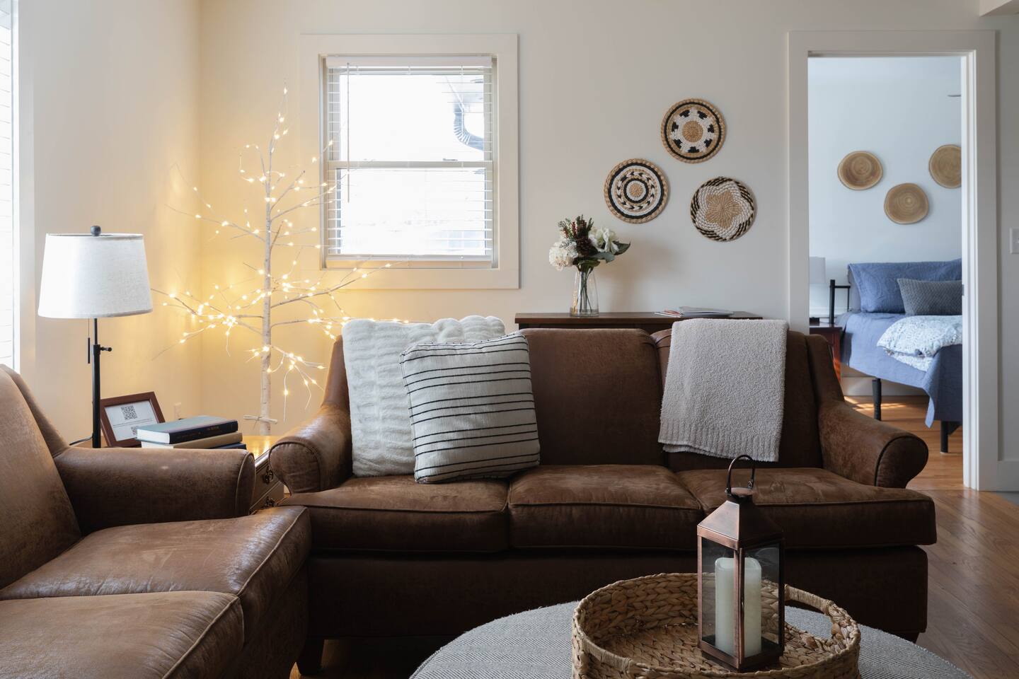 Heart of Downtown, 2Kings, Quiet, Walk, Fenced-in