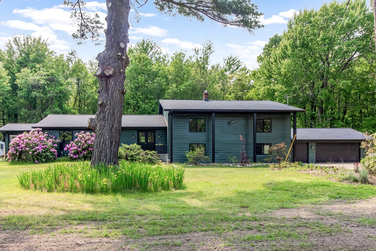 Private 4 Bed/4.5 Bath Estate w/ Pool on 5 Acres