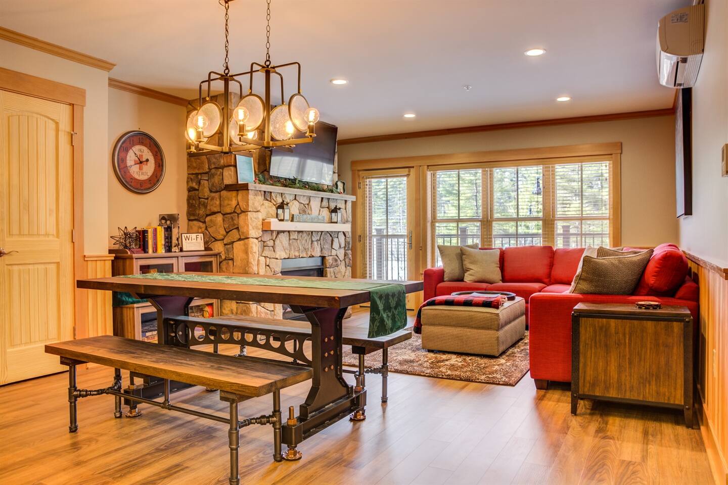 Cranmore Condo | Pool, Hot Tub & Minutes to Town