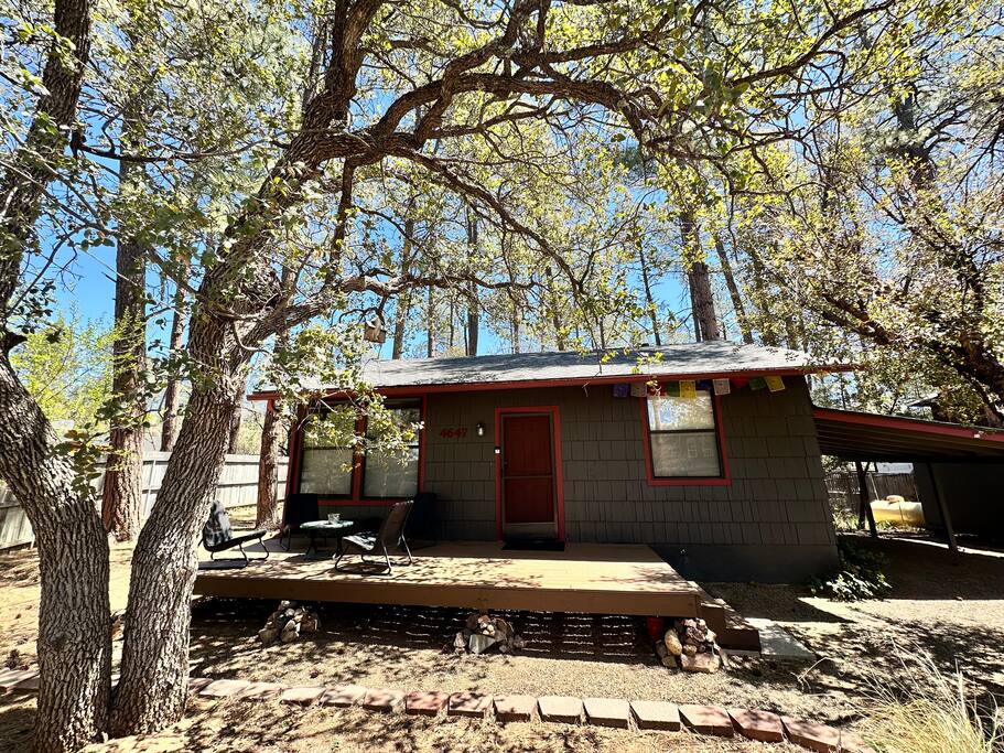 Ponderosa Pines Cabin- 3bd/2ba Sleeps 7