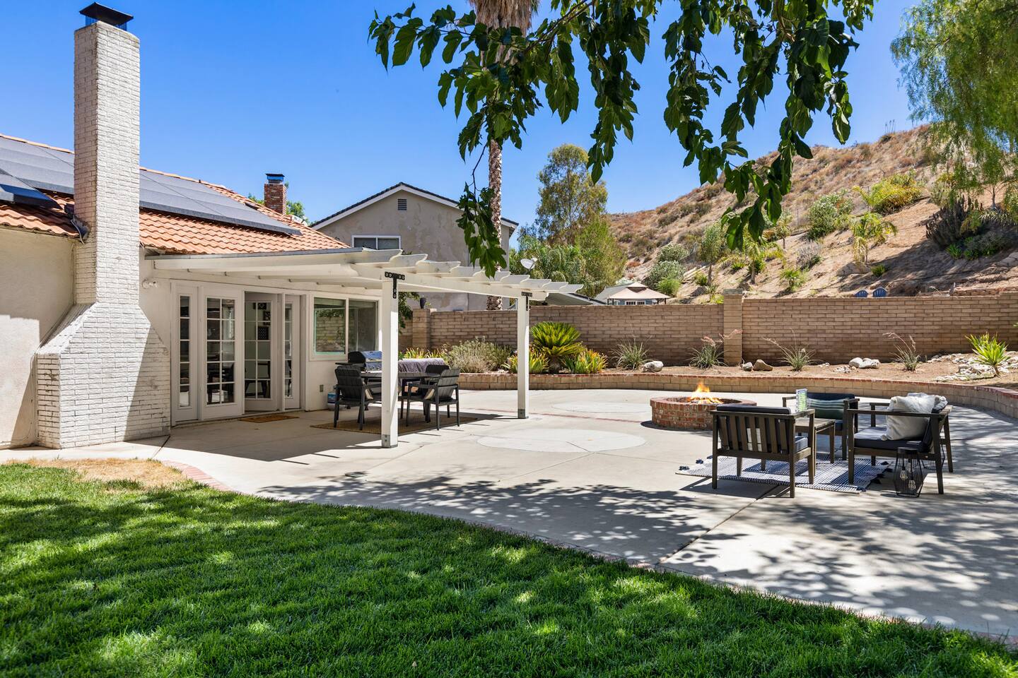 GOODE HOMES Cozy 4 Bedroom Home with Jacuzzi