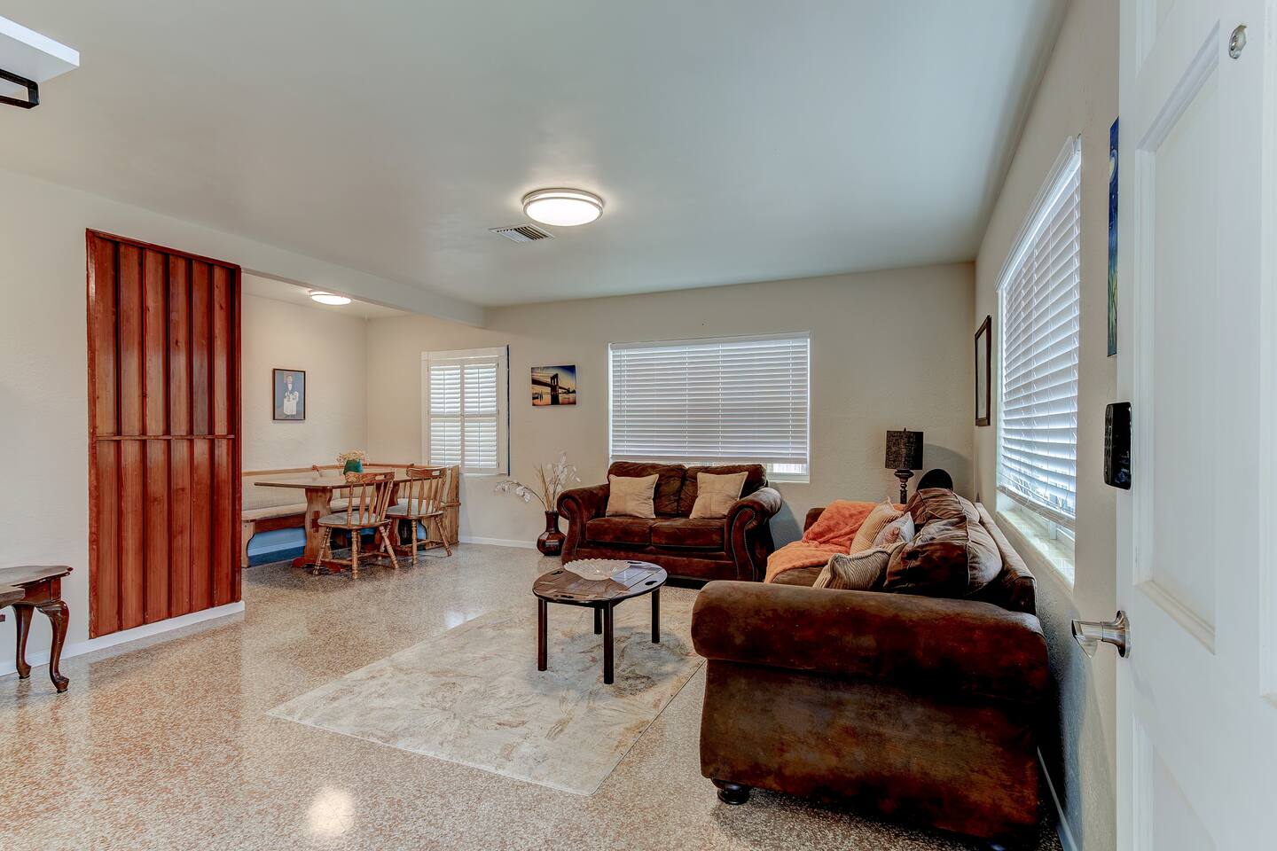 Downtown Duplex B Private Yard Great Location