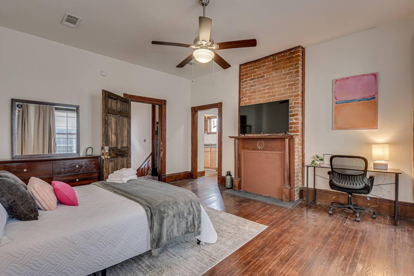 1BD/1BA - Historic DT Augusta Unit C  - SuperHost!