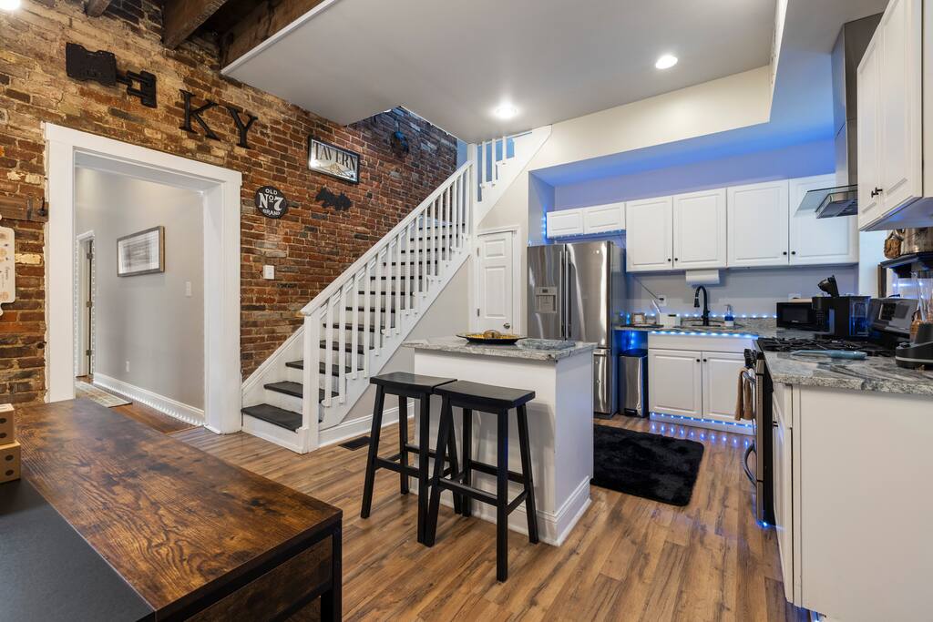 Magical Fairytale NOLA - Historic 2BR Pet Friendly