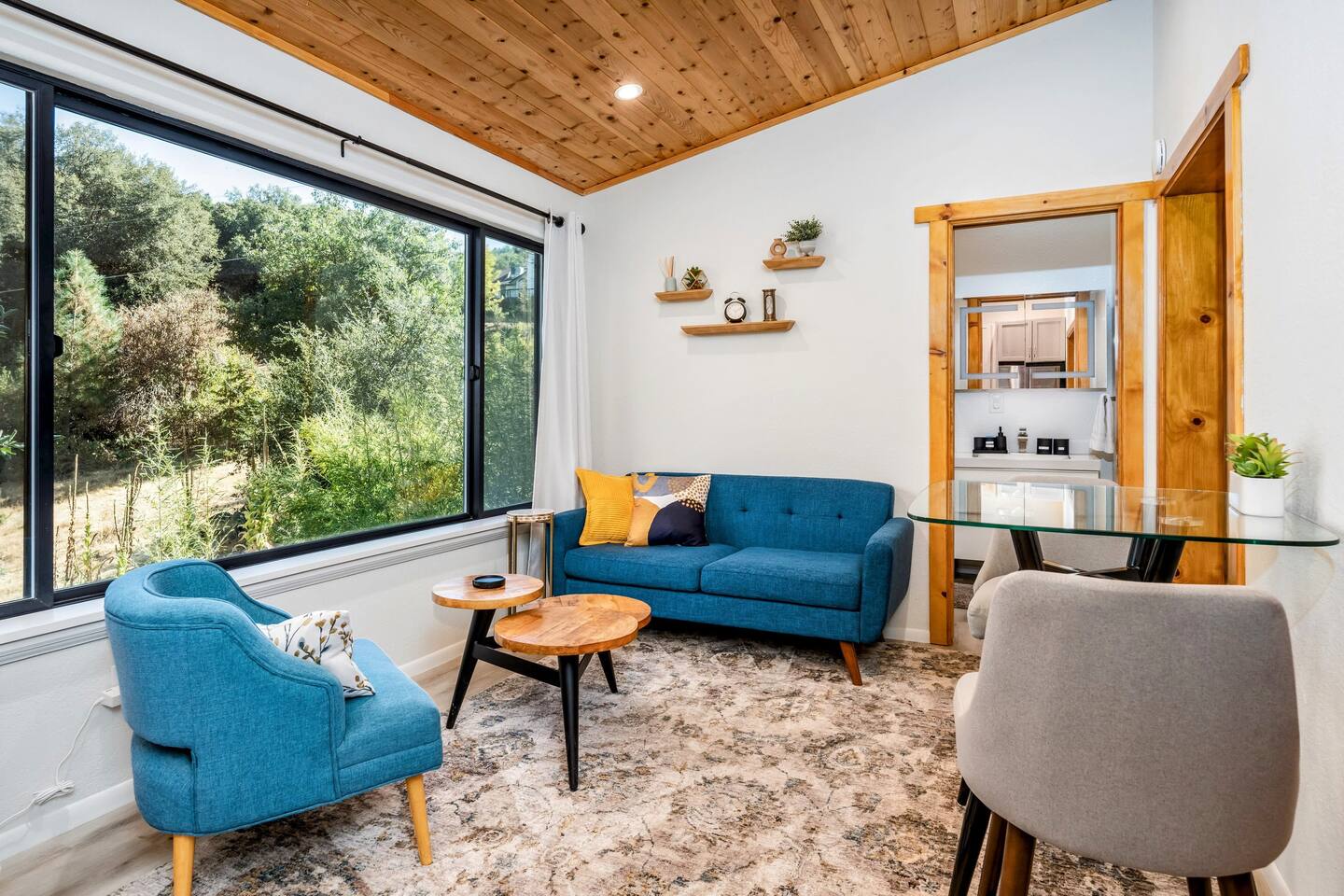 Meadow View Nest - Charming Studio in Oakhurst