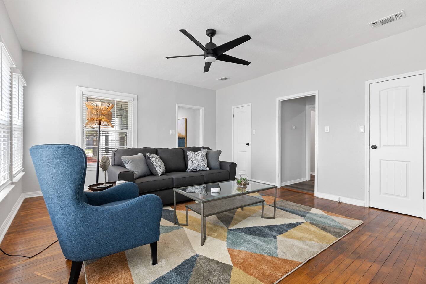 Cozy Casita Close to Dickies!