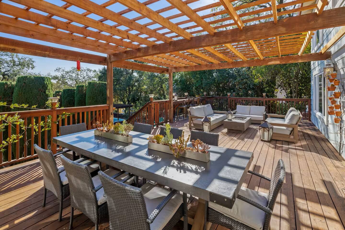 Dine under the open sky with plenty of space to gather, eat, and unwind.