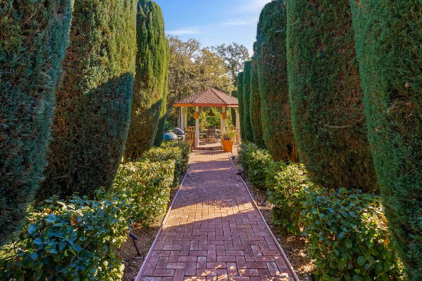 Welcome to The Curated Haven – A Sanctuary of Elegance and Comfort