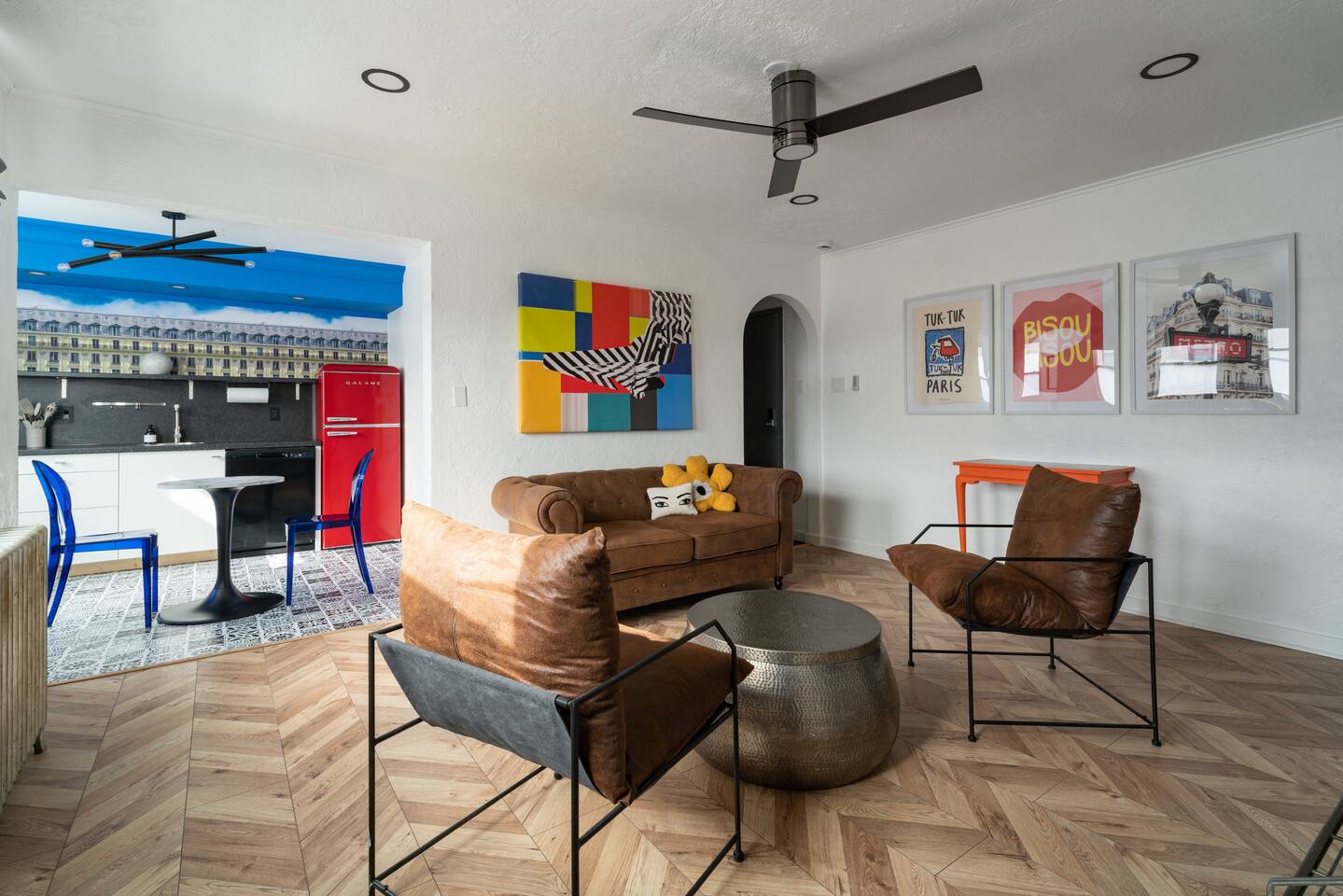 The Parisian - Chic & Convenient? Oui!