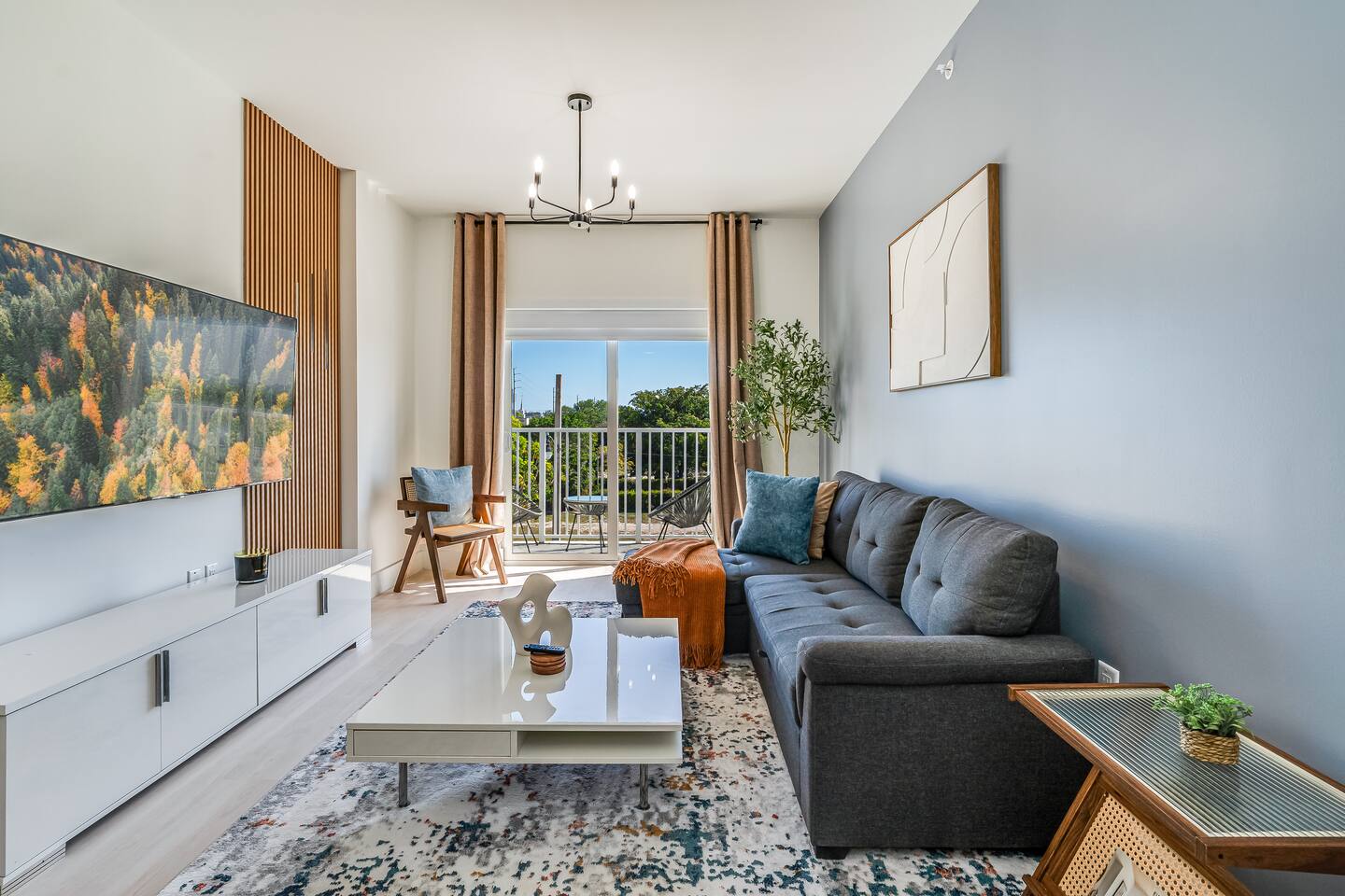 Sunshine Coastal Retreat | Beach • 2 Parking