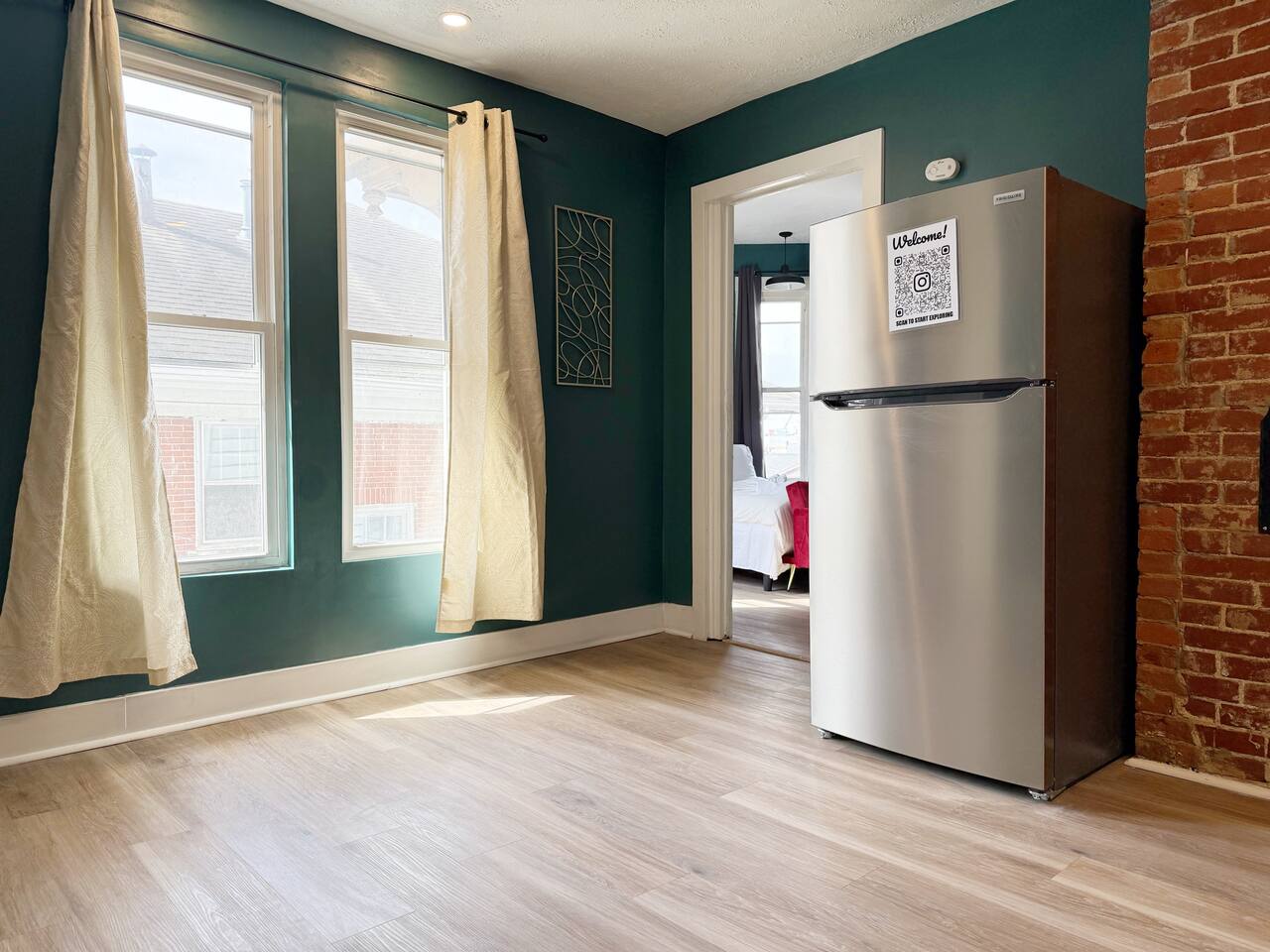 Chandler F | KING 1BD/1BA Apt near Downtown