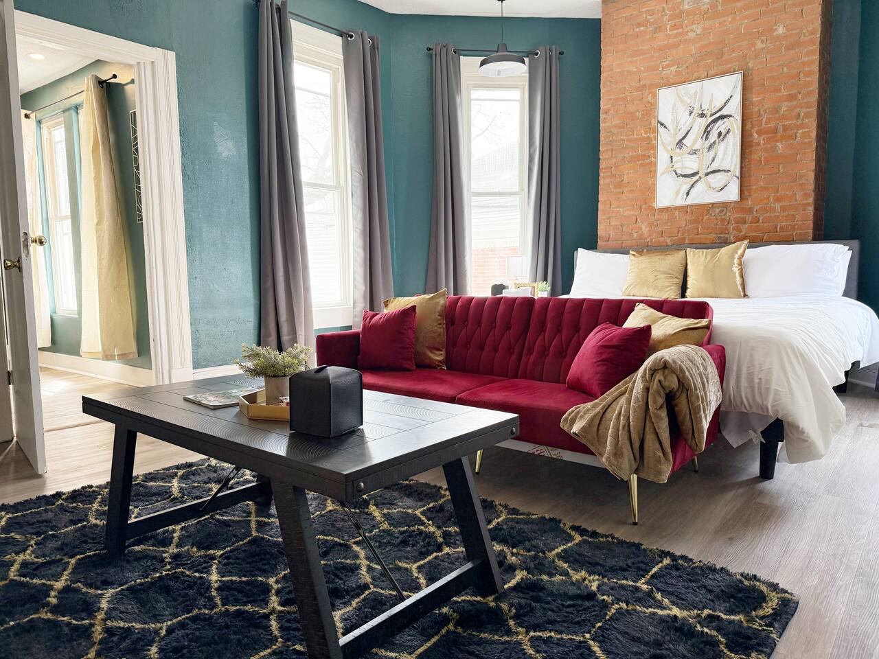 Chandler F | KING 1BD/1BA Apt near Downtown photo 3