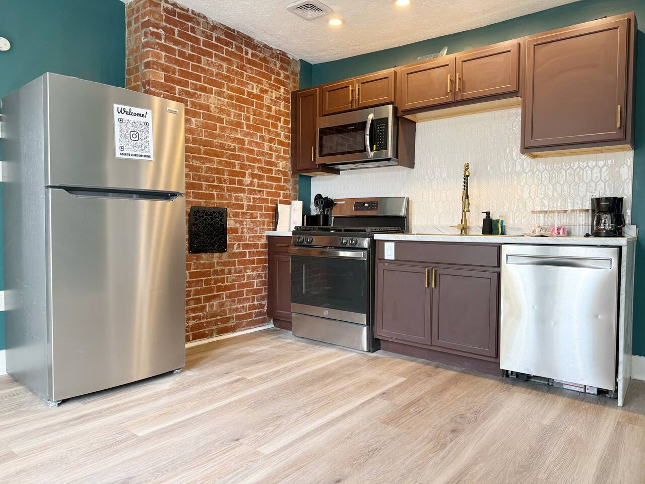 Chandler F | KING 1BD/1BA Apt near Downtown