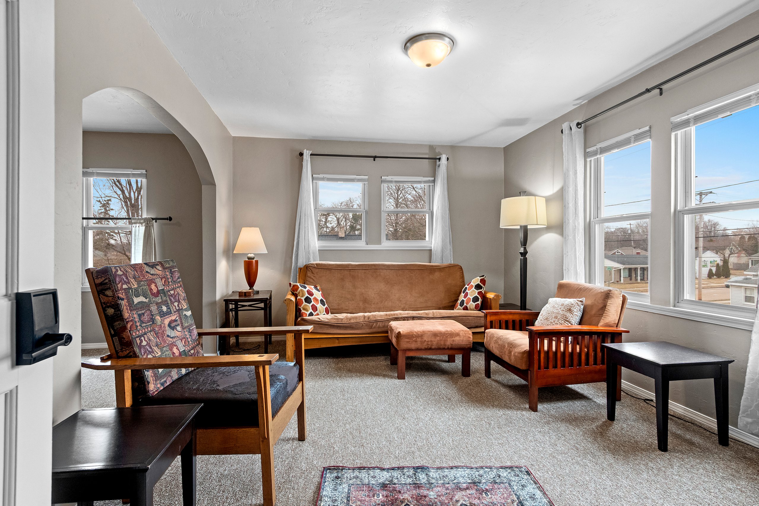 Walk to SNC Campus Minutes away from Lambeau Field