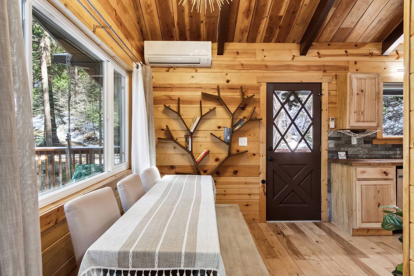 Enchanting Swiss Chalet-Style Cabin — photo 3