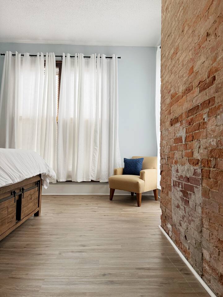 Haynie's Home | 2BD/1BA Stylish Apt in Home