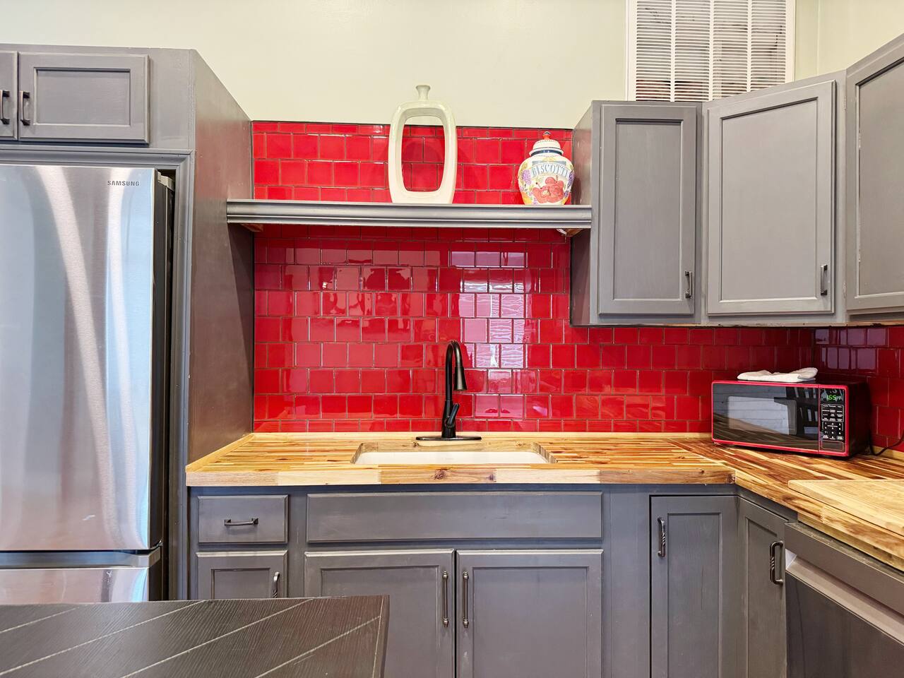 Haynie's Home | 2BD/1BA Stylish Apt in Home