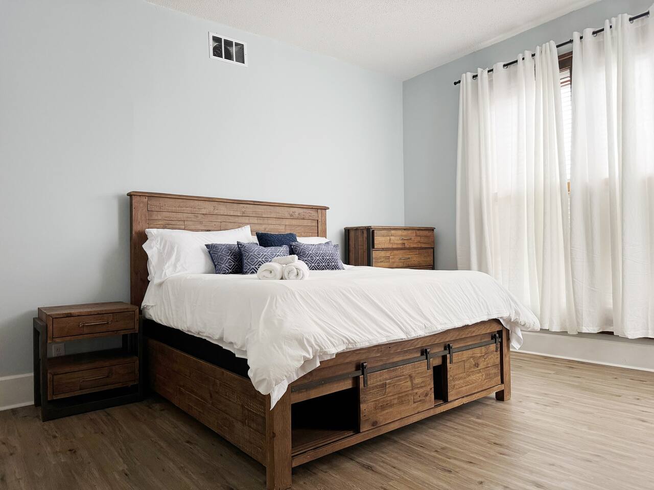 Haynie's Home | 2BD/1BA Stylish Apt in Home photo 3