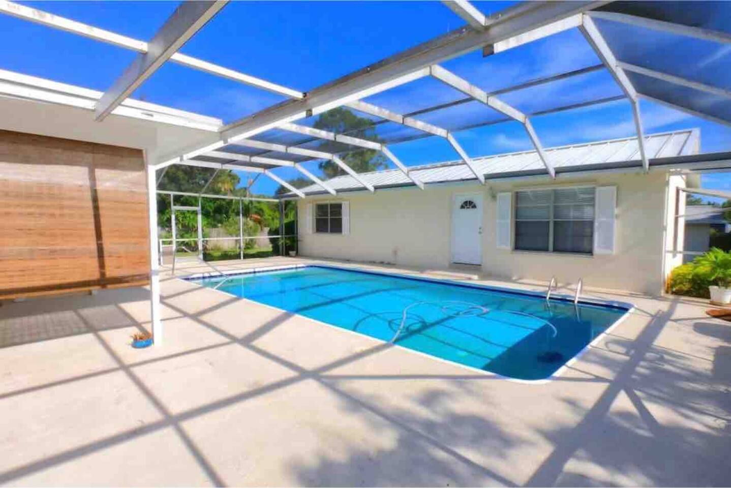 Remodeled Palm Haven Escape, Movie Room, Backyard — photo 4