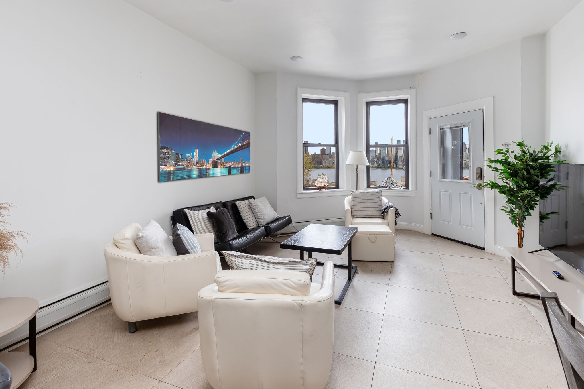 3 bed 2 bath | 20 min to World Cup | 15 min to NYC