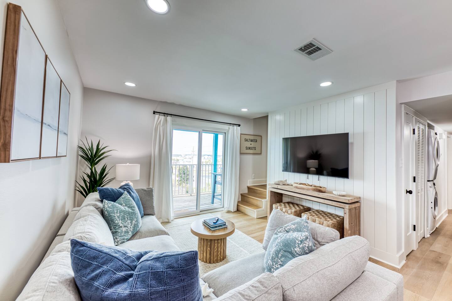 Beachfront Complex-Renovated-3bd2ba-3rdFloor