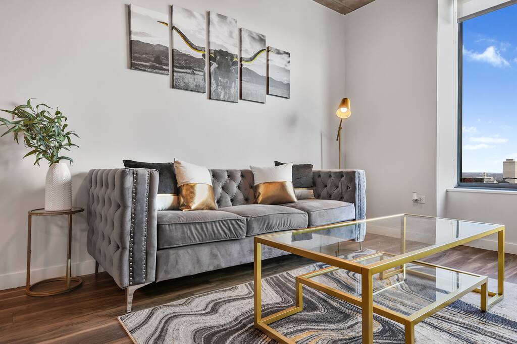 Golden Luxe Suite | DT Nash