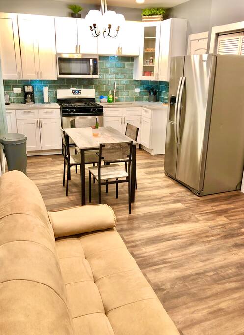 Urban Coach Casa * parking * 10 min to downtown