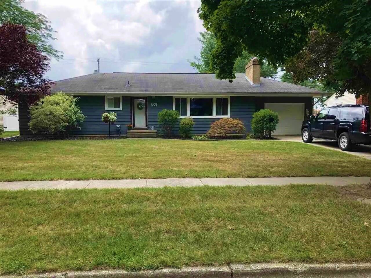 Large. Central. Family. Sleeps 8