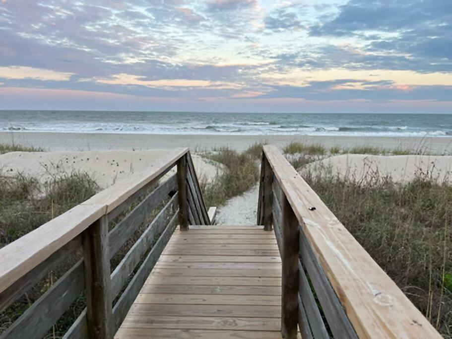 Almost Heaven Oceanfront Unit B – 2BR/2BA