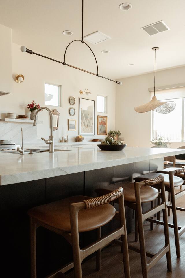 La Bougainvillea Villa: