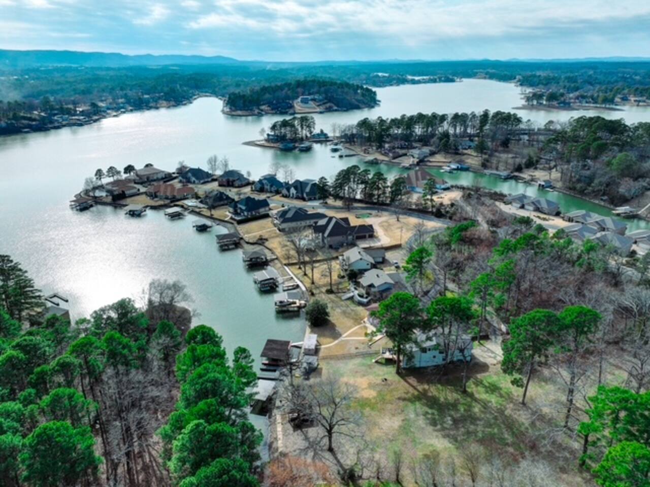 Lakeside Retreat•Private Dock•4 miles from Oaklawn