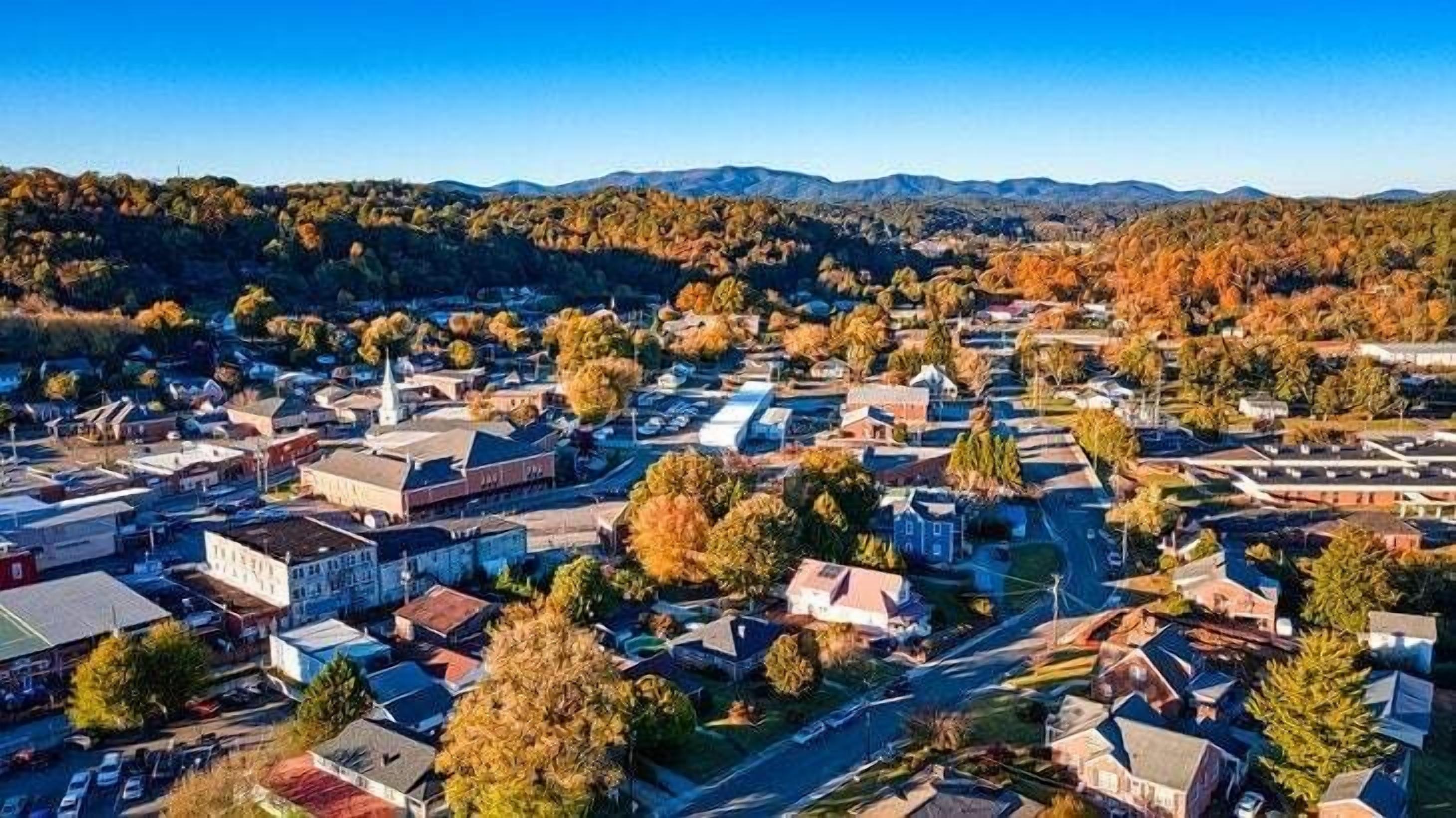City of Ellijay - The cabin is located just 7 minutes away from the center of the city!