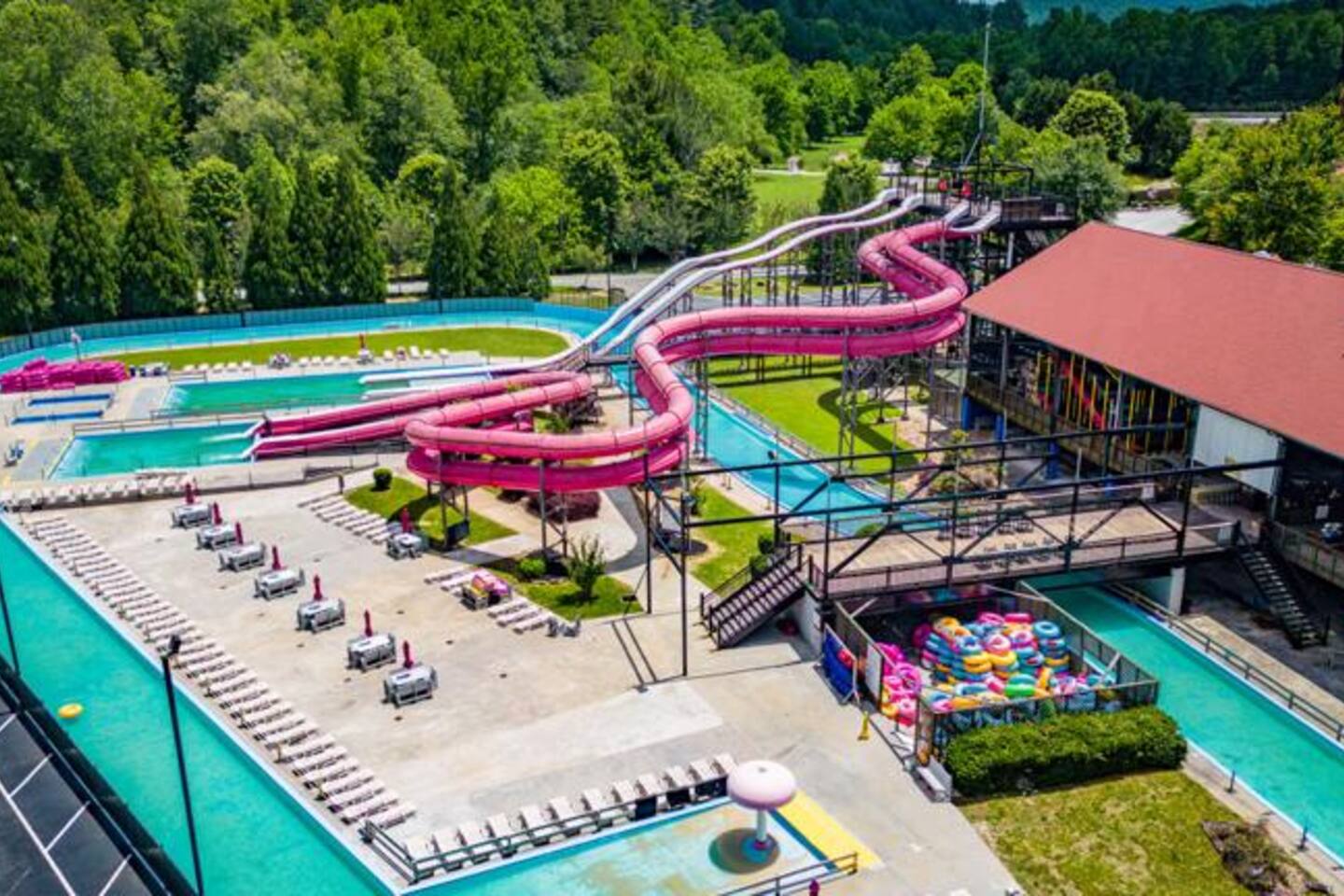 Helen Waterpark is only a few minutes walking from the cabin
