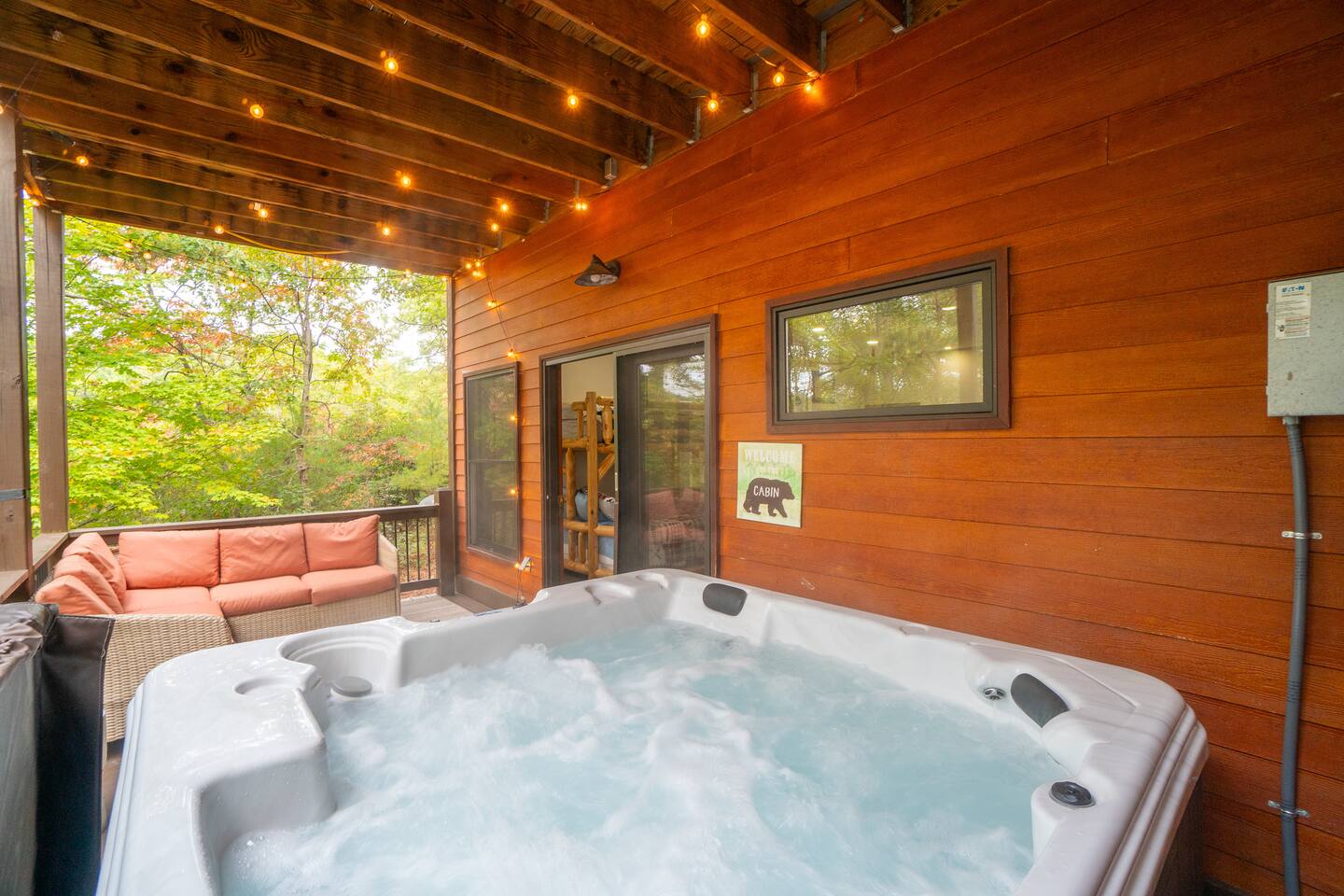 Hot tub on the bottom patio