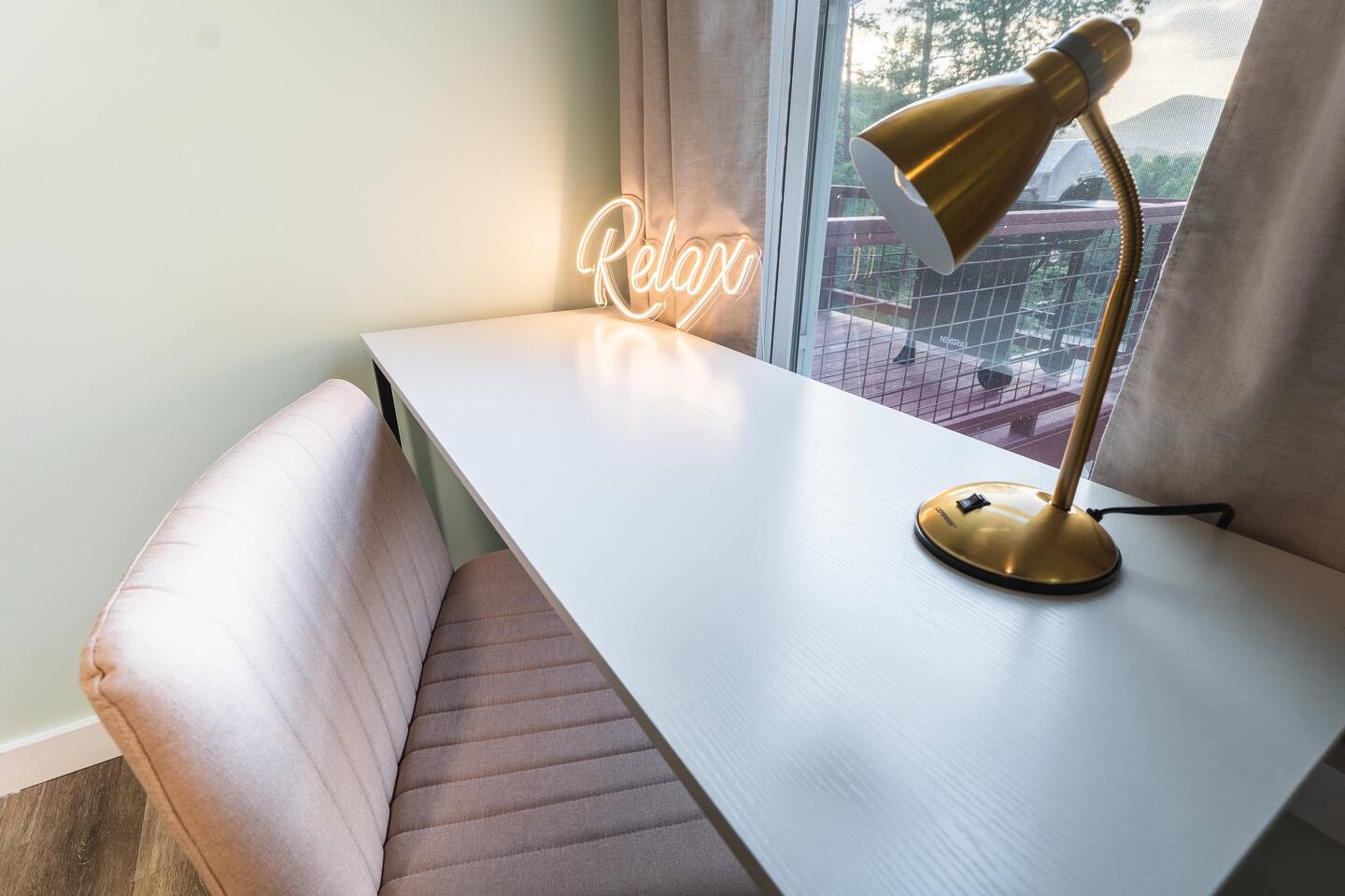 Dedicated workspace with lamp