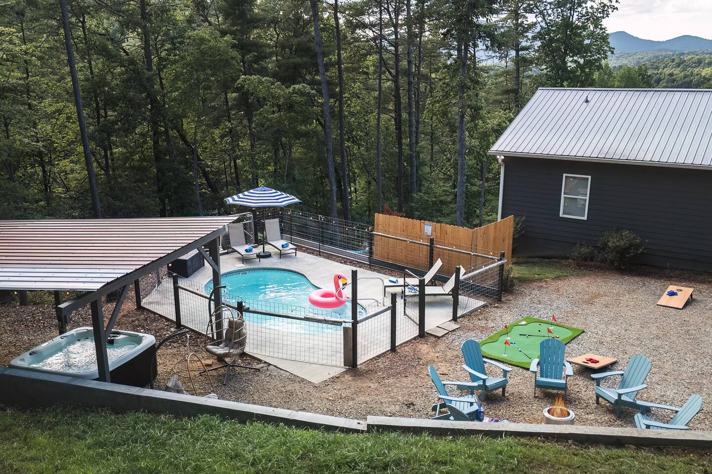 Hot tub - Private Pool - King Beds - Pet Friendly