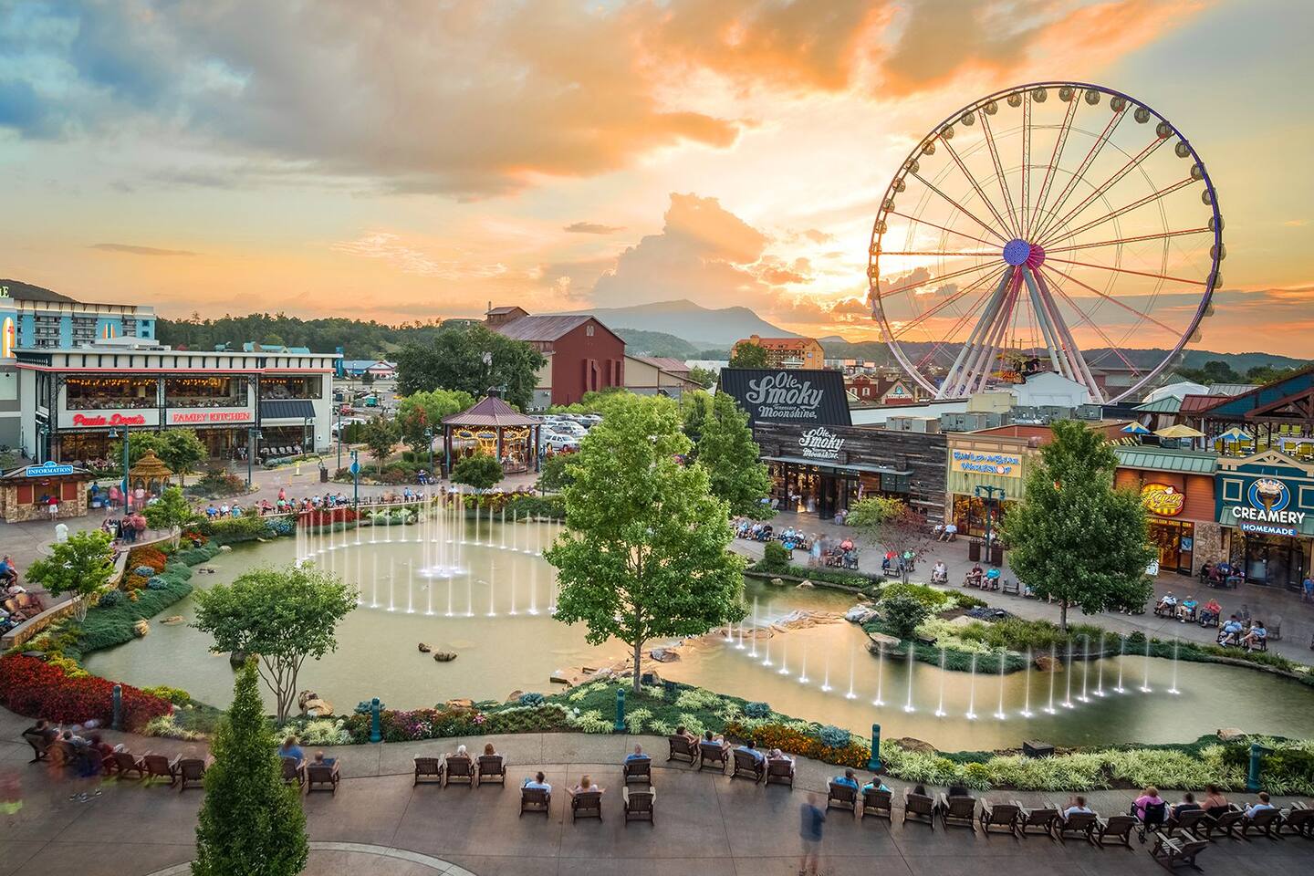 Food, shopping and entertainment at The Island just 3 minutes away!