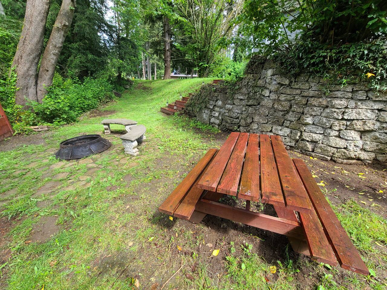 Enjoy a fire at the fire pit, or a picnic at the table!